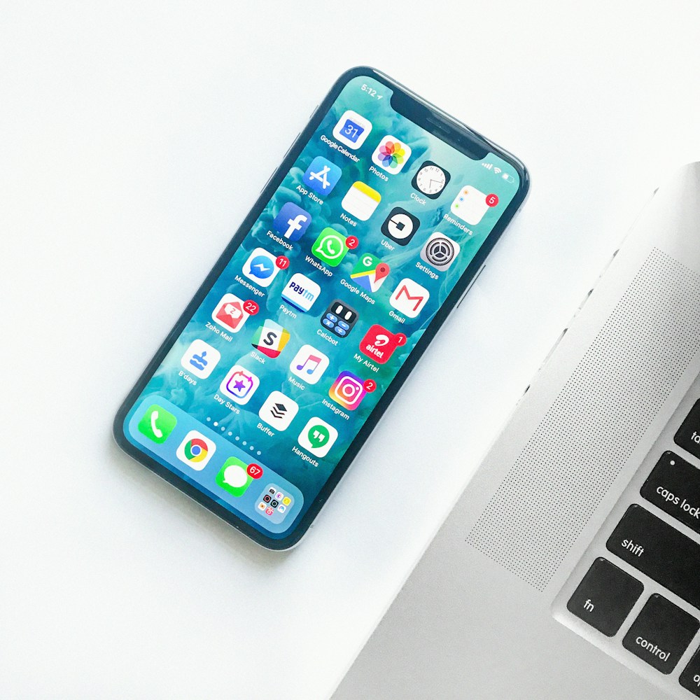 Ép kính iPhone Dynamic Island chính hãng lấy ngay tại Mobile Tech